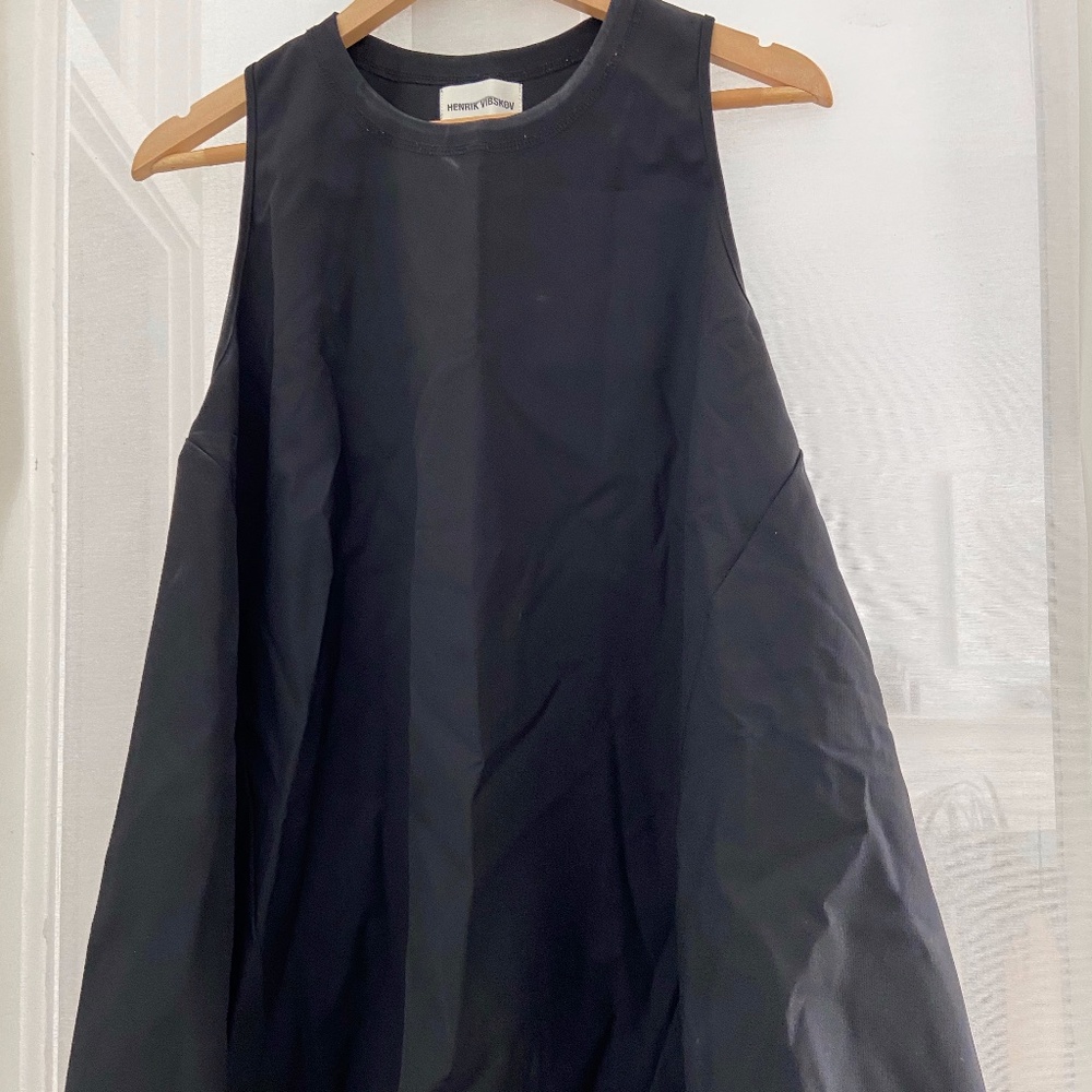 Henrik Vibskov black trapeze top